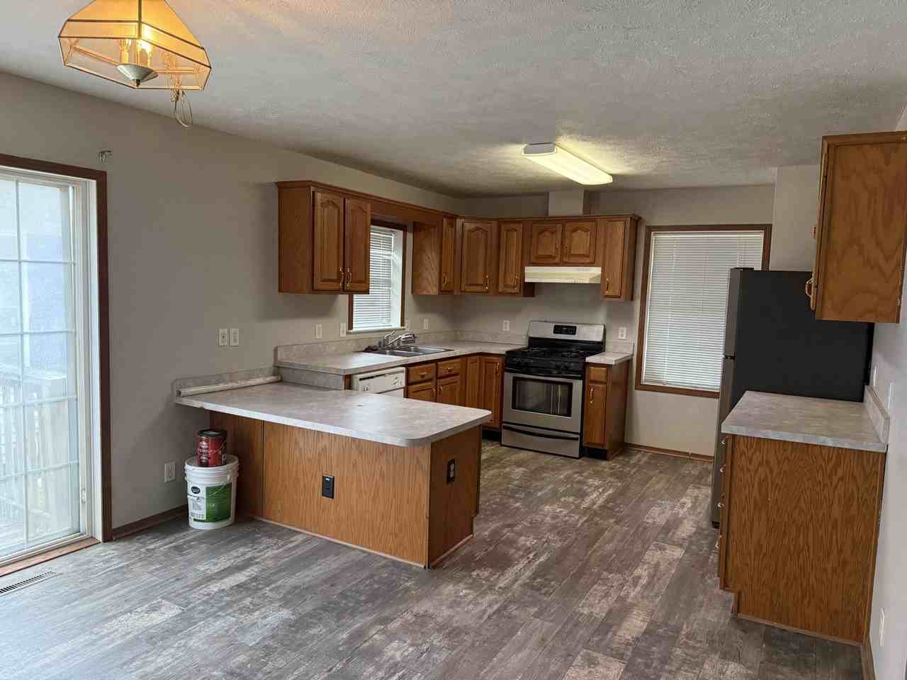 1010 W 30th St #1 - Photo 4 of 20