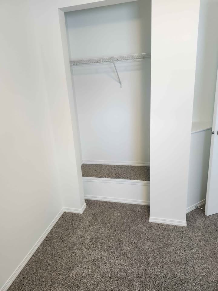 11813 47 St Nw Bsmt #11813BS - Photo 5 of 31