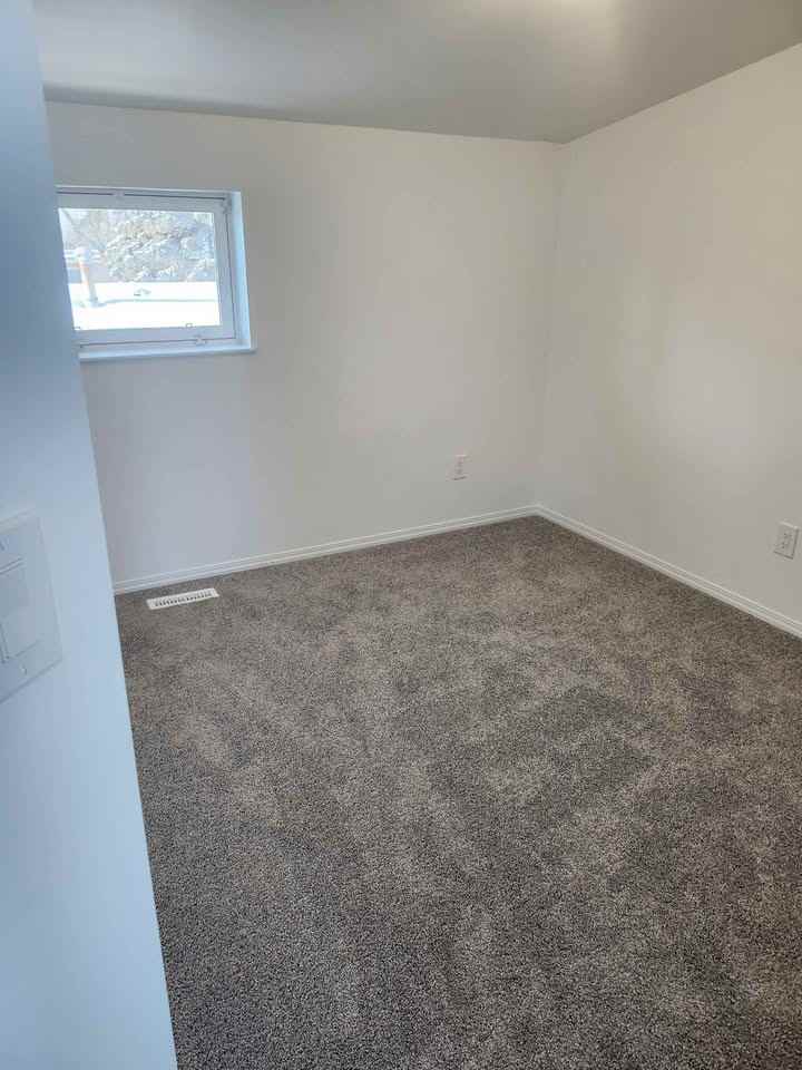 11813 47 St Nw Bsmt #11813BS - Photo 7 of 31