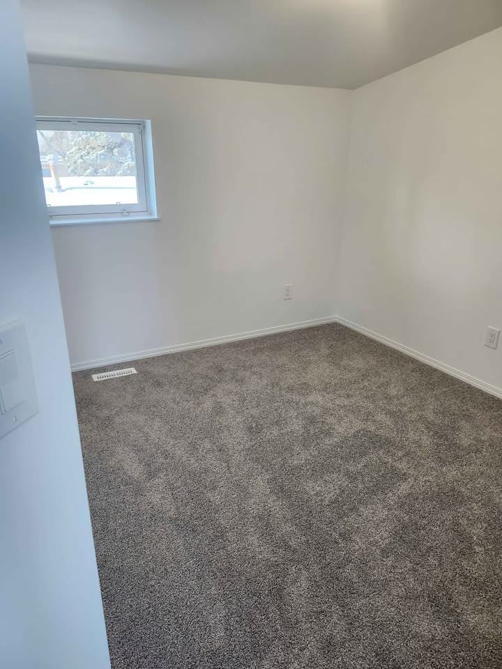 11813 47 St Nw Bsmt #11813G1BS - Photo 2 of 50