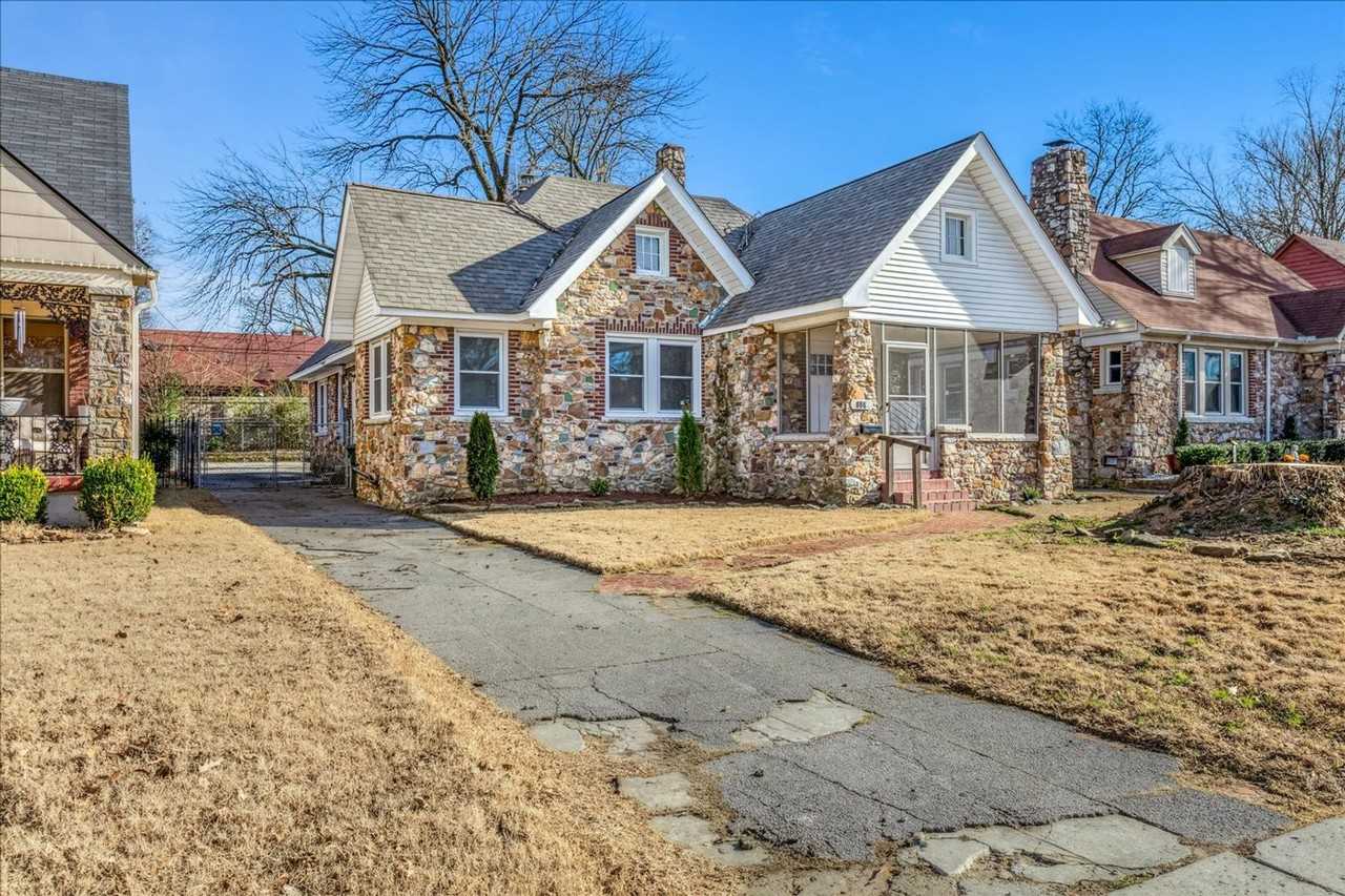 894 N Idlewild St - Photo 2 of 26