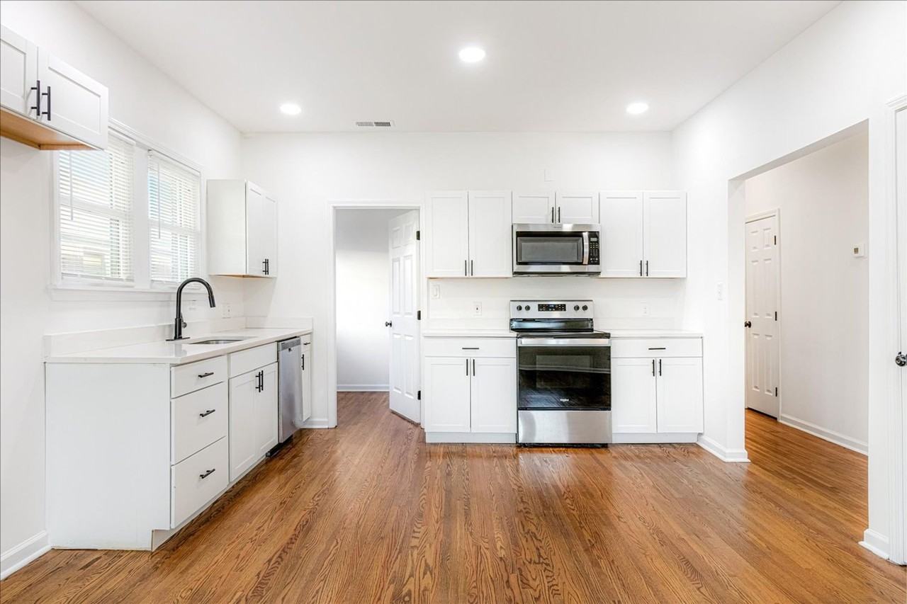 894 N Idlewild St - Photo 6 of 26