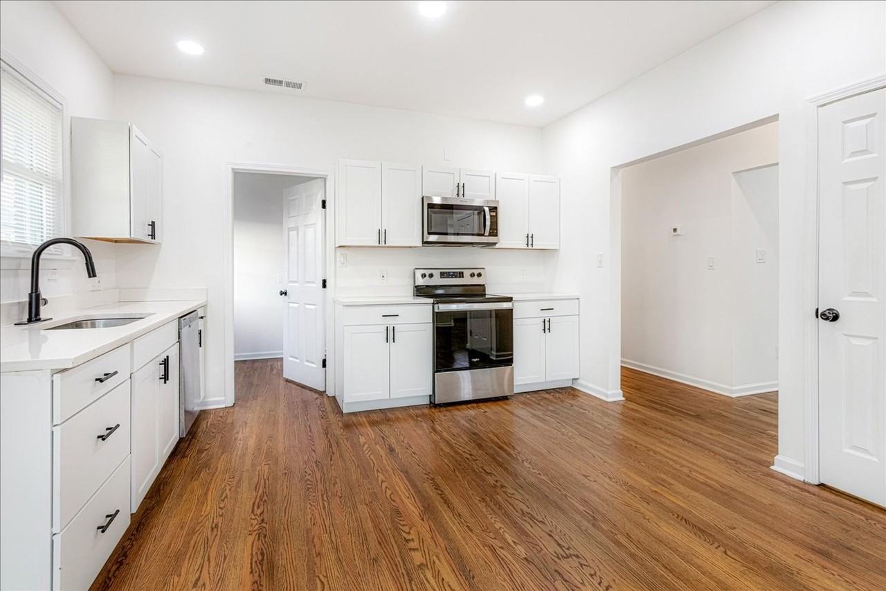 894 N Idlewild St - Photo 7 of 26