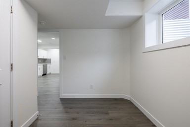 9811 107 Ave Bsmt #9811BS - Photo 6 of 12