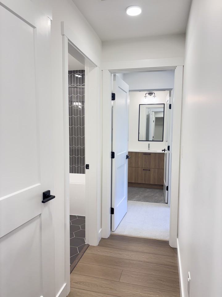 720 Robinson St Unit 127 #127 - Photo 4 of 11