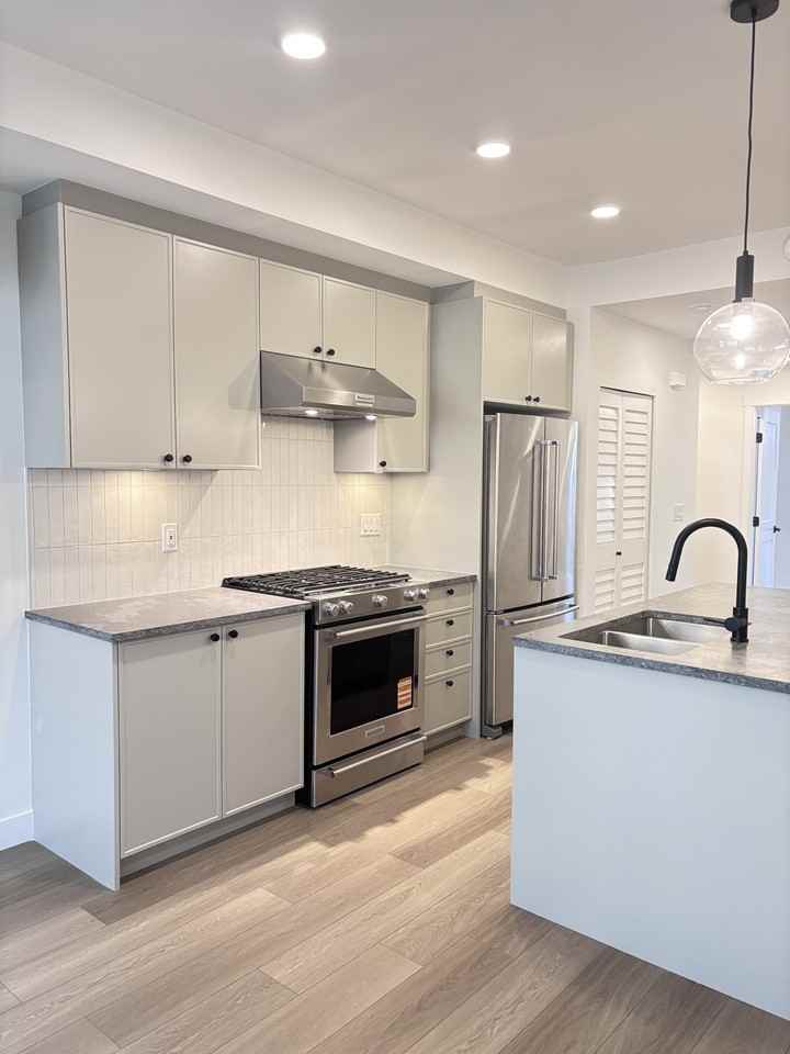 720 Robinson St Unit 127 #127 - Photo 7 of 11