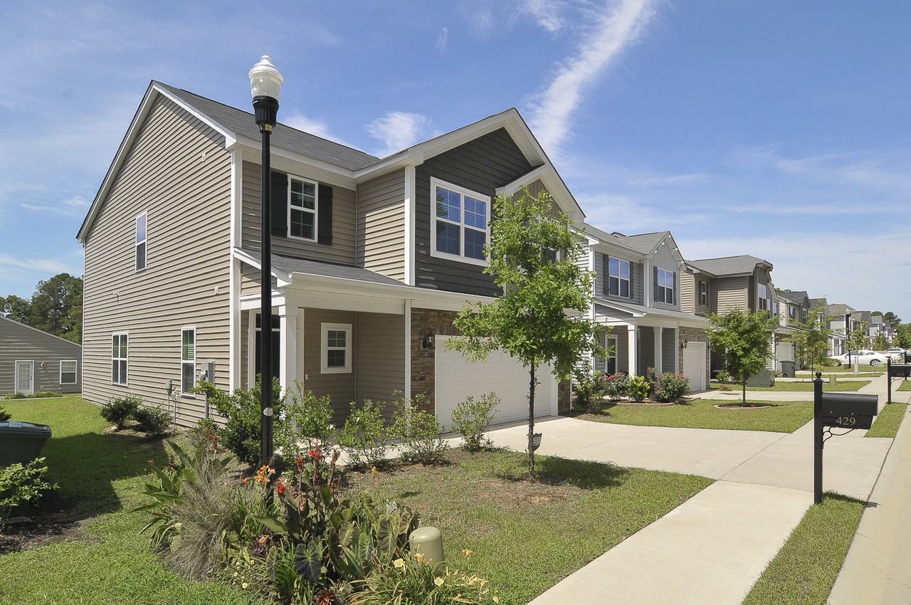 429 Eastfair Dr #1 - Photo 2 of 34