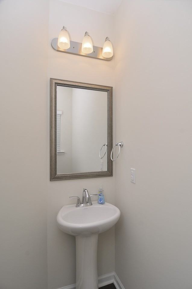 429 Eastfair Dr #1 - Photo 5 of 34