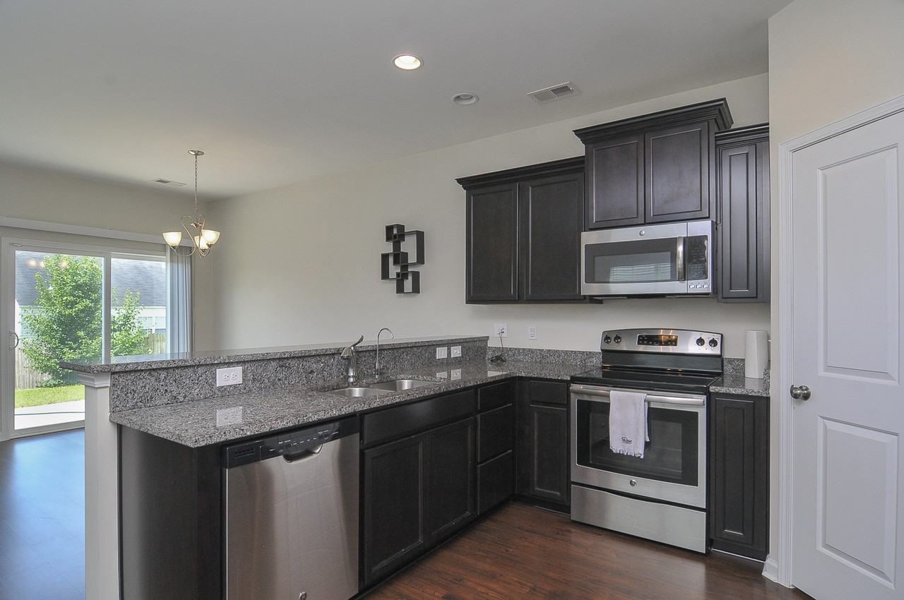 429 Eastfair Dr #1 - Photo 6 of 34