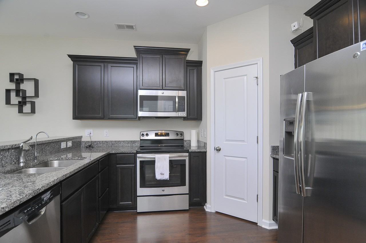 429 Eastfair Dr #1 - Photo 7 of 34