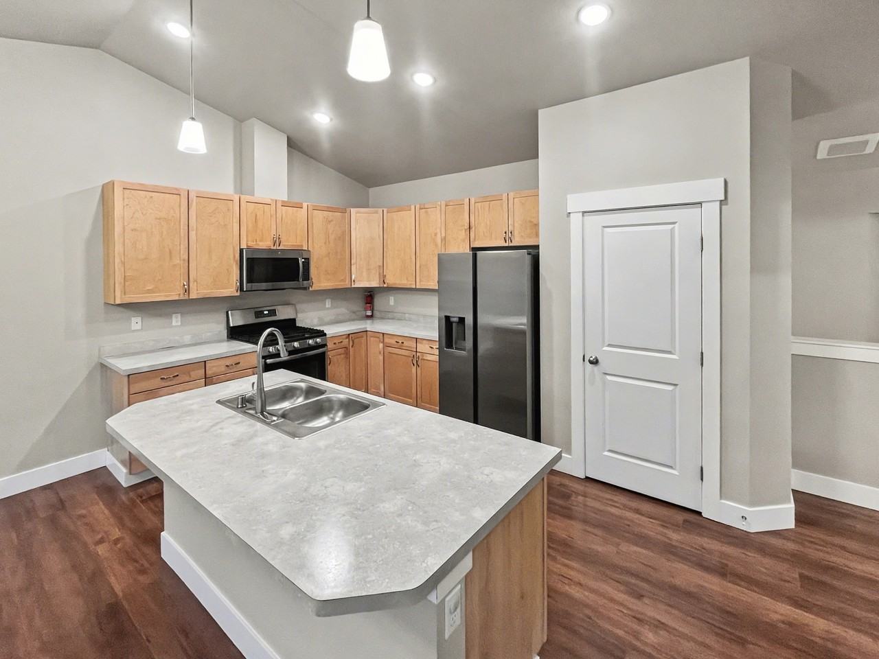 20110 Eagles Nest Ct #1 - Photo 4 of 10