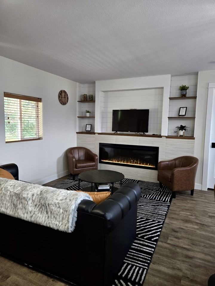 43143 Riverview Dr #1