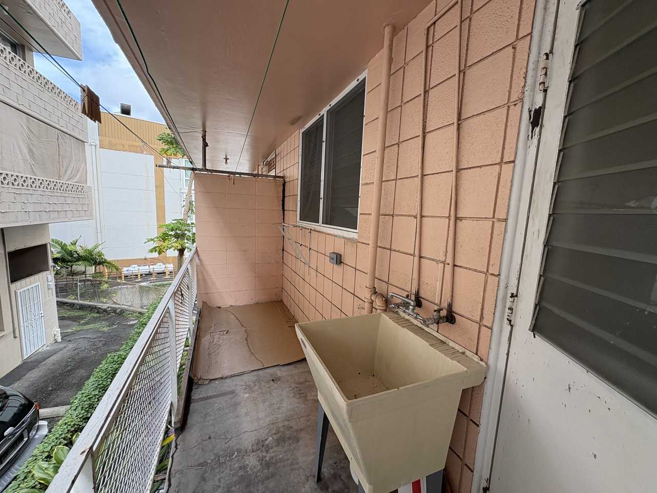 1639 Piikoi St #9 - Photo 7 of 8