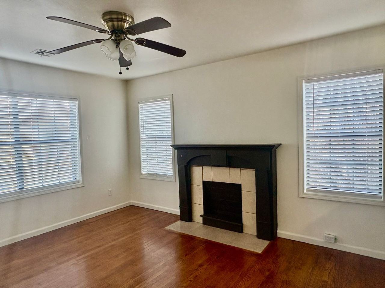 2600 Nw 12th St - Photo 5 of 13