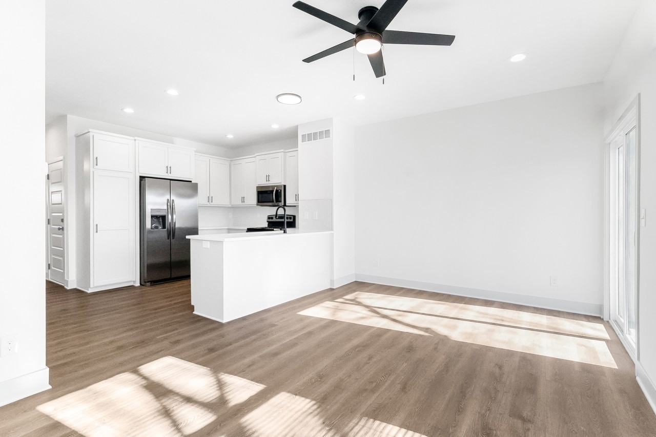 8521 Hammond St #4D - Photo 7 of 50