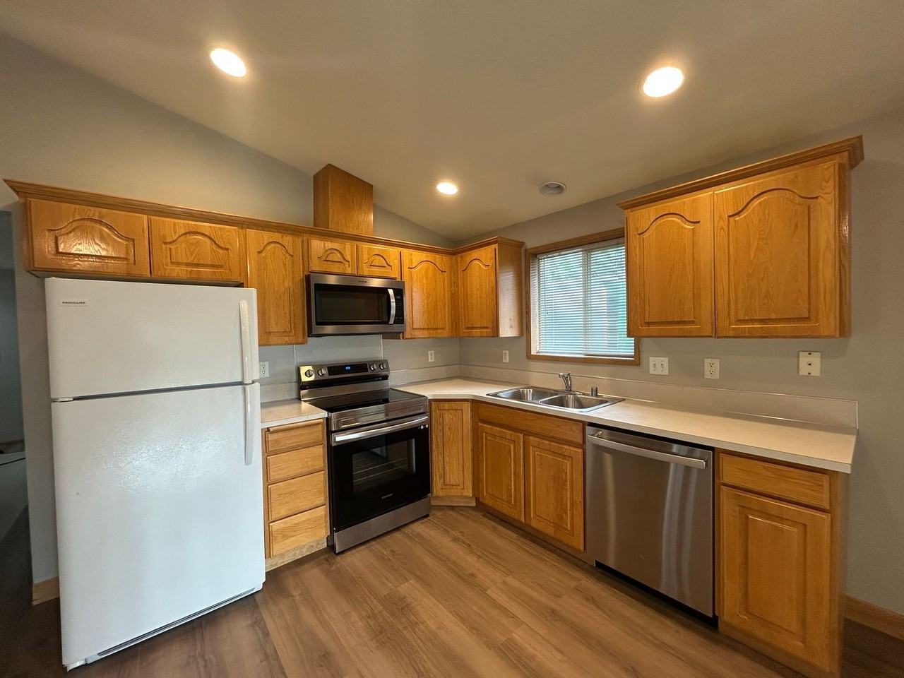 7509 Ne 67th St - Photo 4 of 18