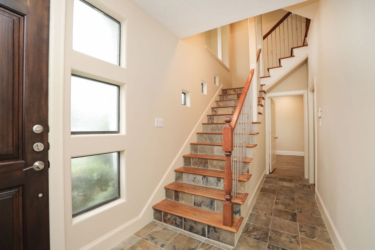 1205 Birdsall St - Photo 2 of 38