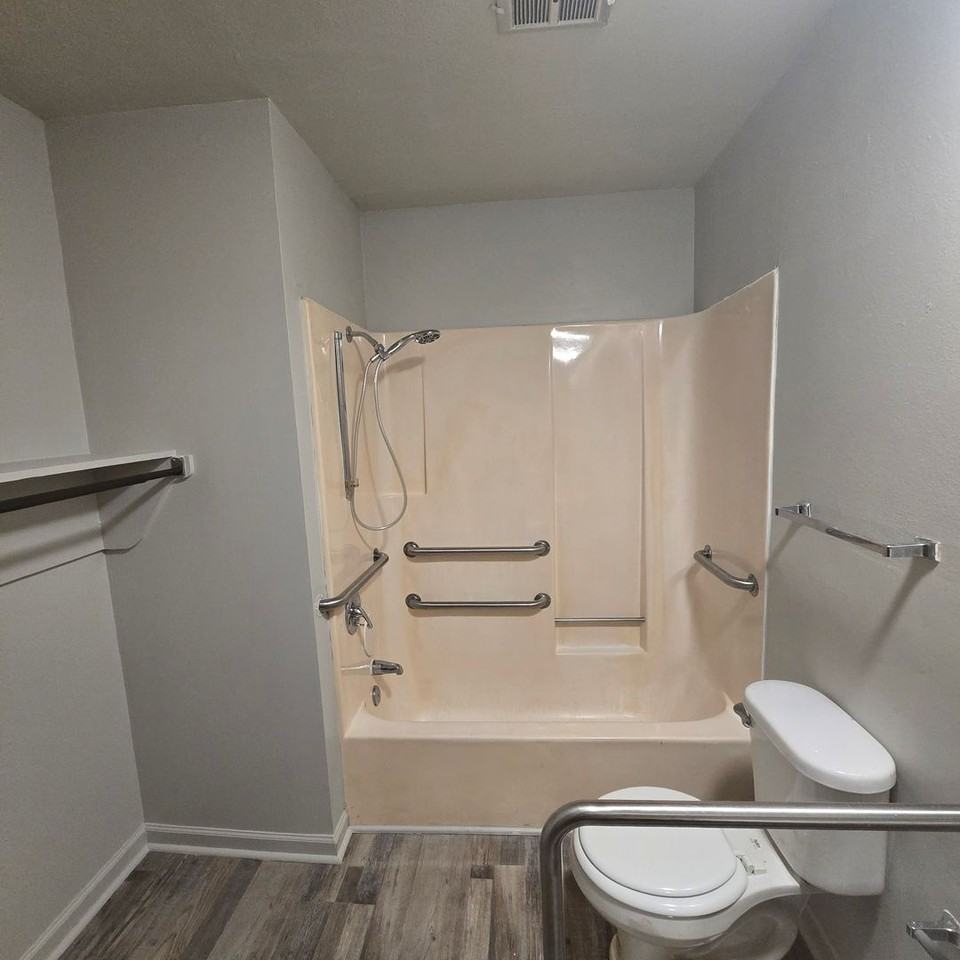 400 N Conway St #3 - Photo 6 of 14