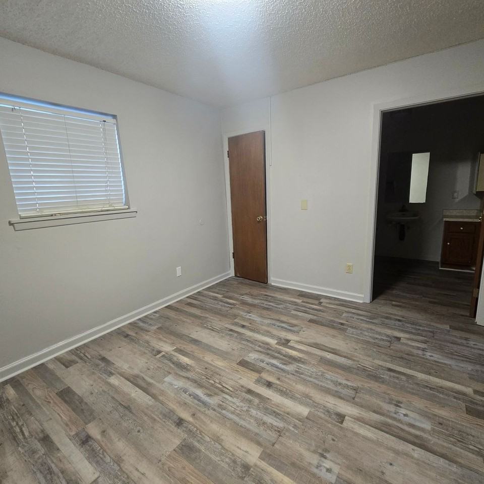 400 N Conway St #3 - Photo 7 of 14