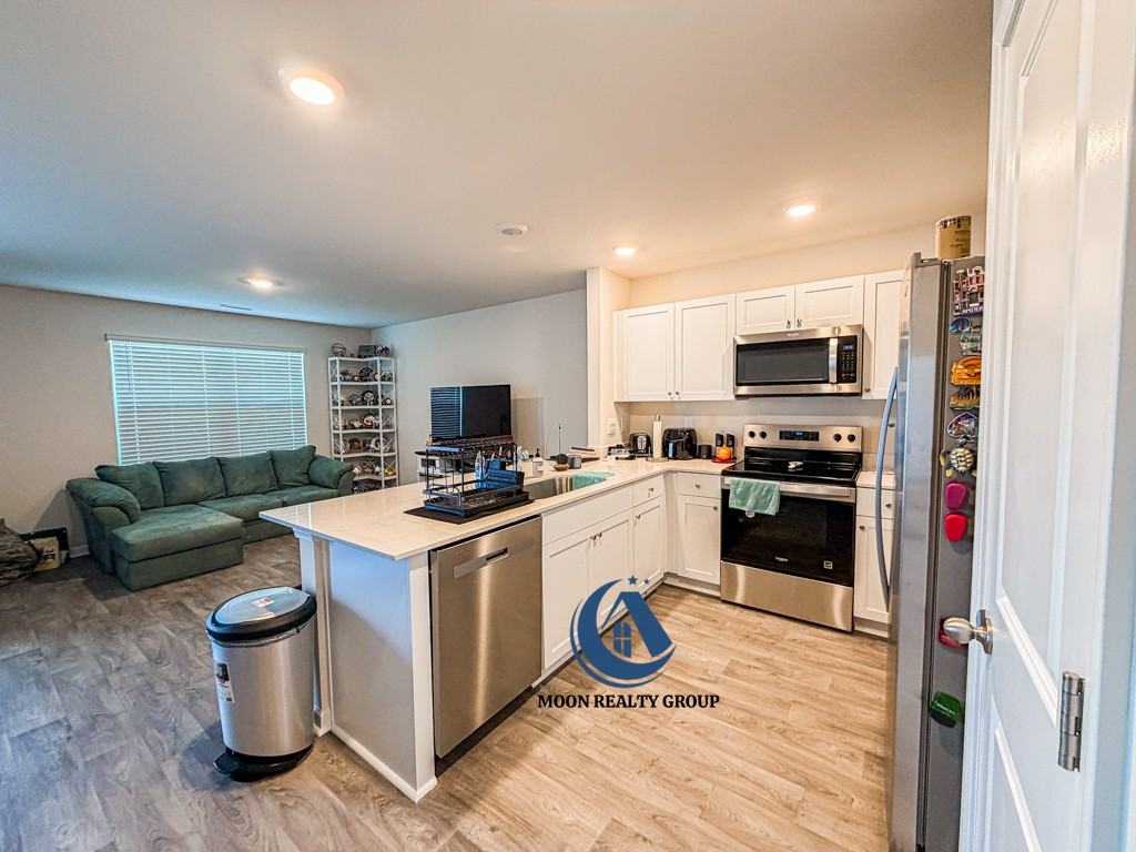 119 Seymour Village Dr #1 - Photo 2 of 12