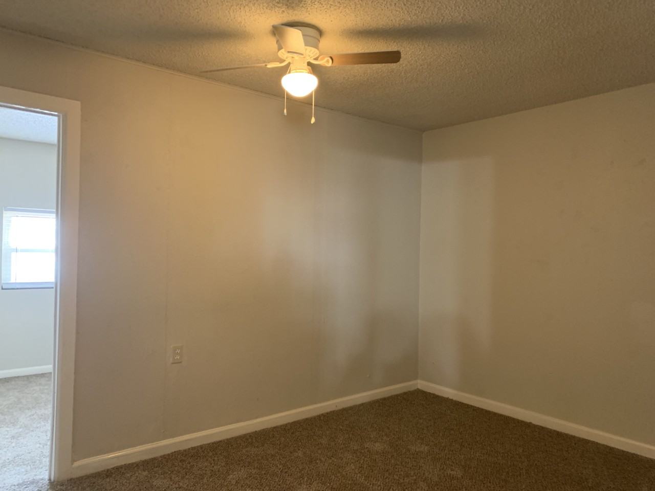 4617 Lehigh St - Photo 4 of 11