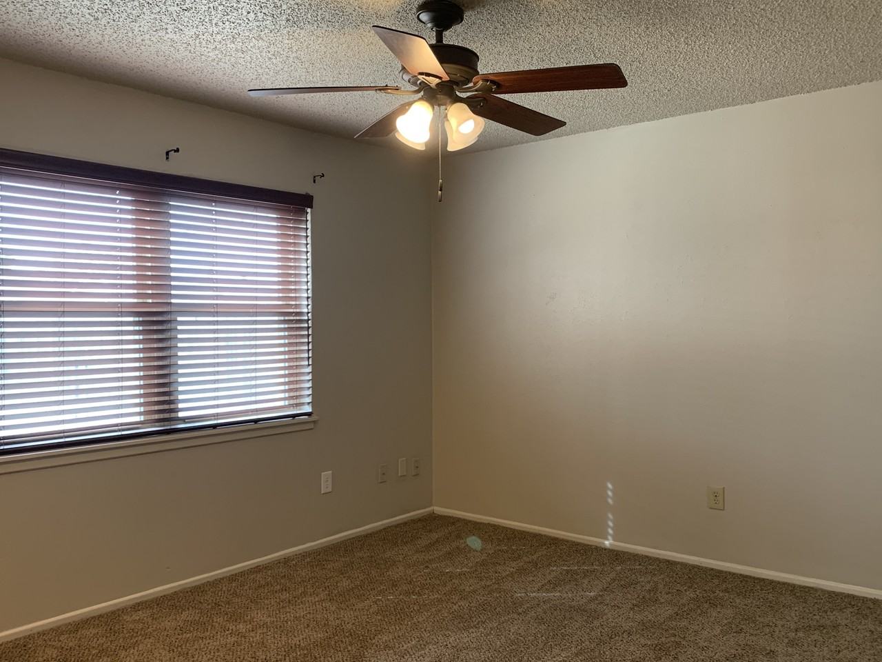 4617 Lehigh St - Photo 5 of 11