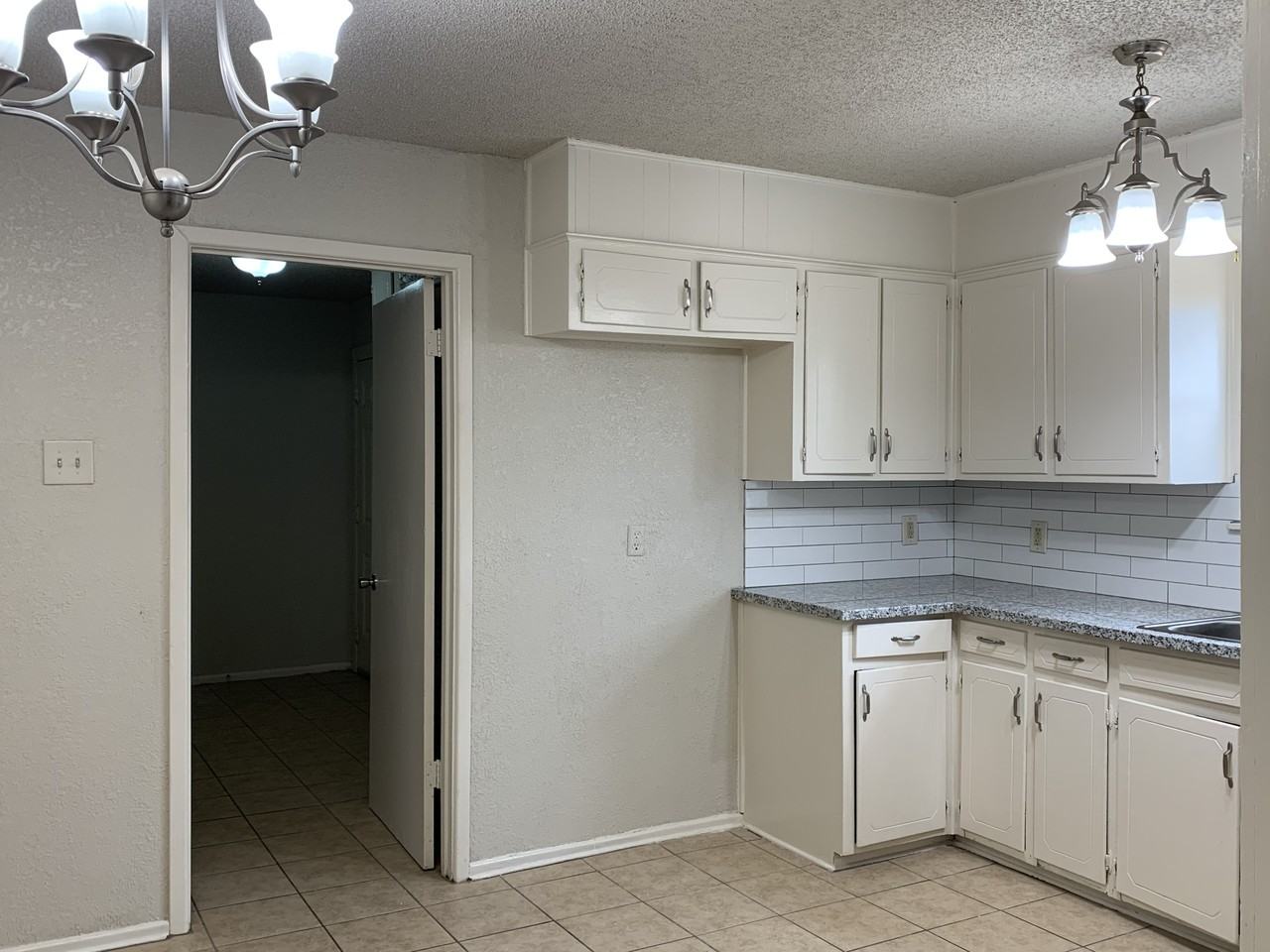 4617 Lehigh St - Photo 7 of 11