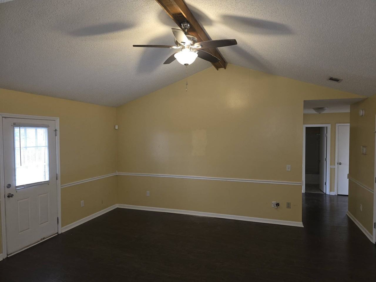 1304 Tower Dr - Photo 3 of 18