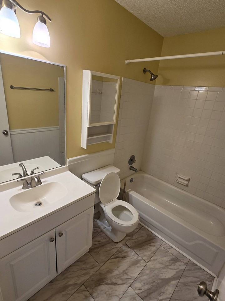 1304 Tower Dr - Photo 6 of 18