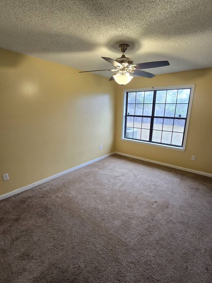 1304 Tower Dr - Photo 7 of 18