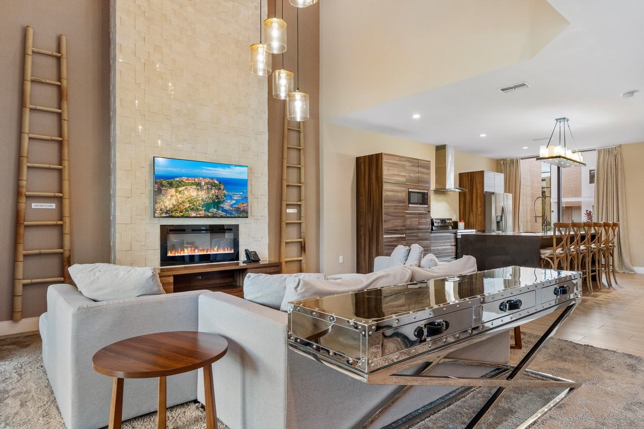 7530 Brooklyn Dr #1 - Photo 5 of 40