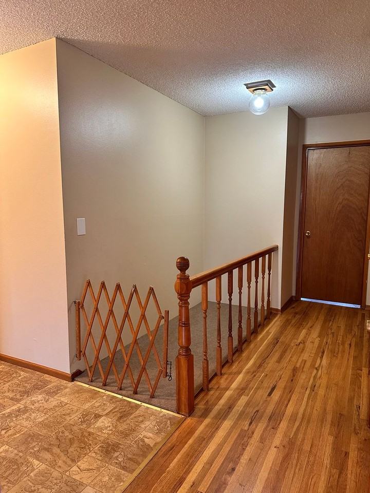 486 Ne Doug Fir St - Photo 6 of 17