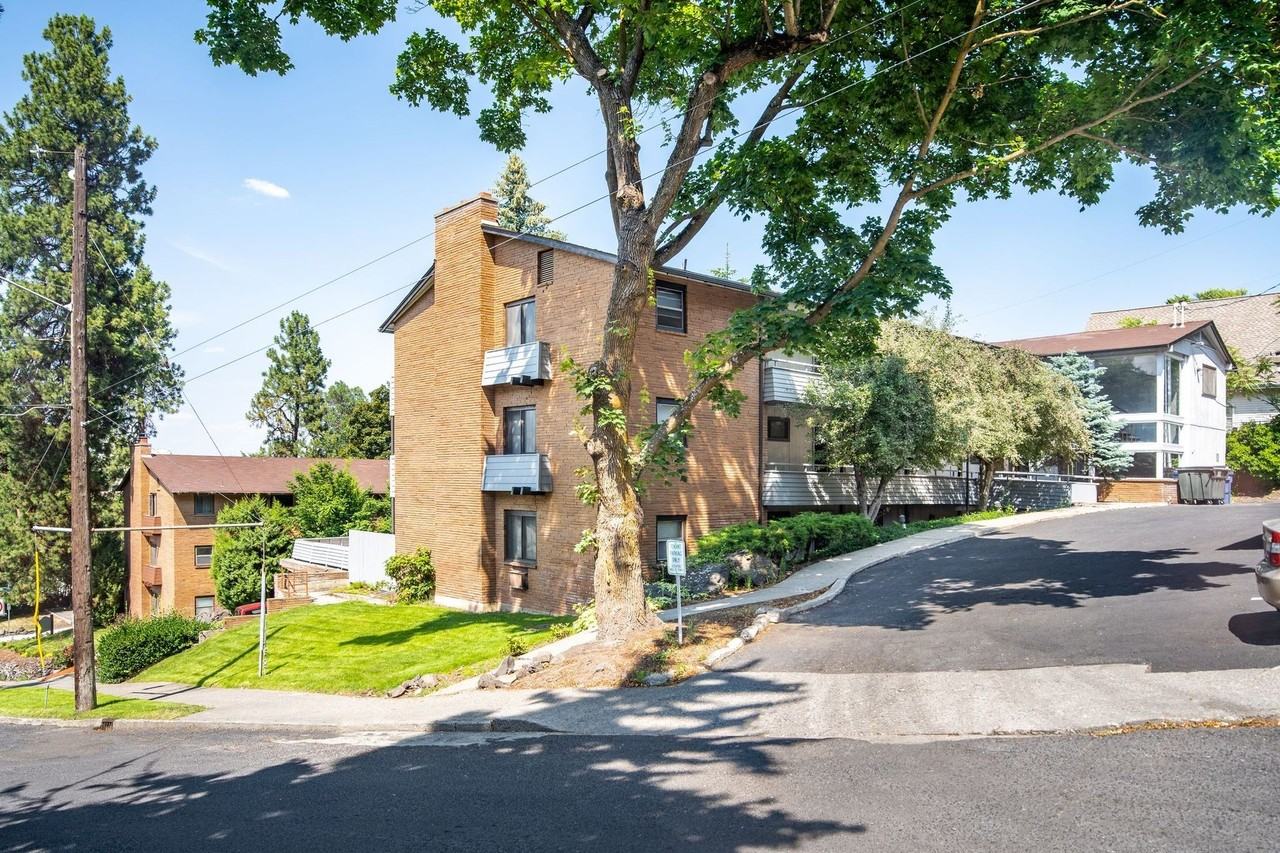 705 S. Lincoln - Photo 2 of 50