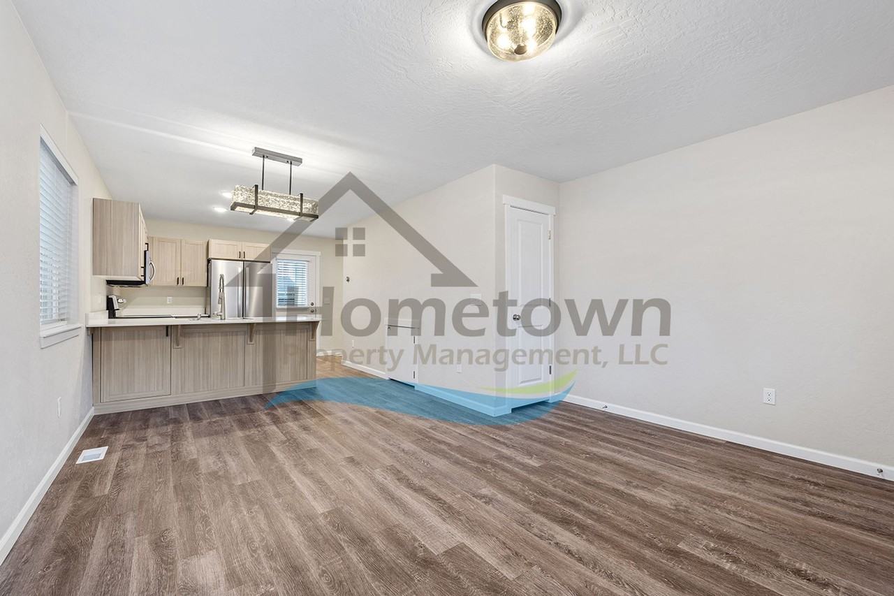 1358 N Sadee Ln - Photo 5 of 29