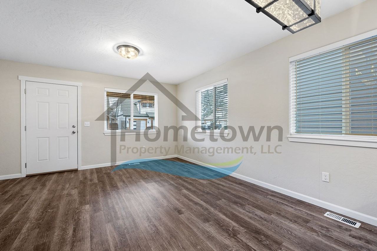 1358 N Sadee Ln - Photo 7 of 29