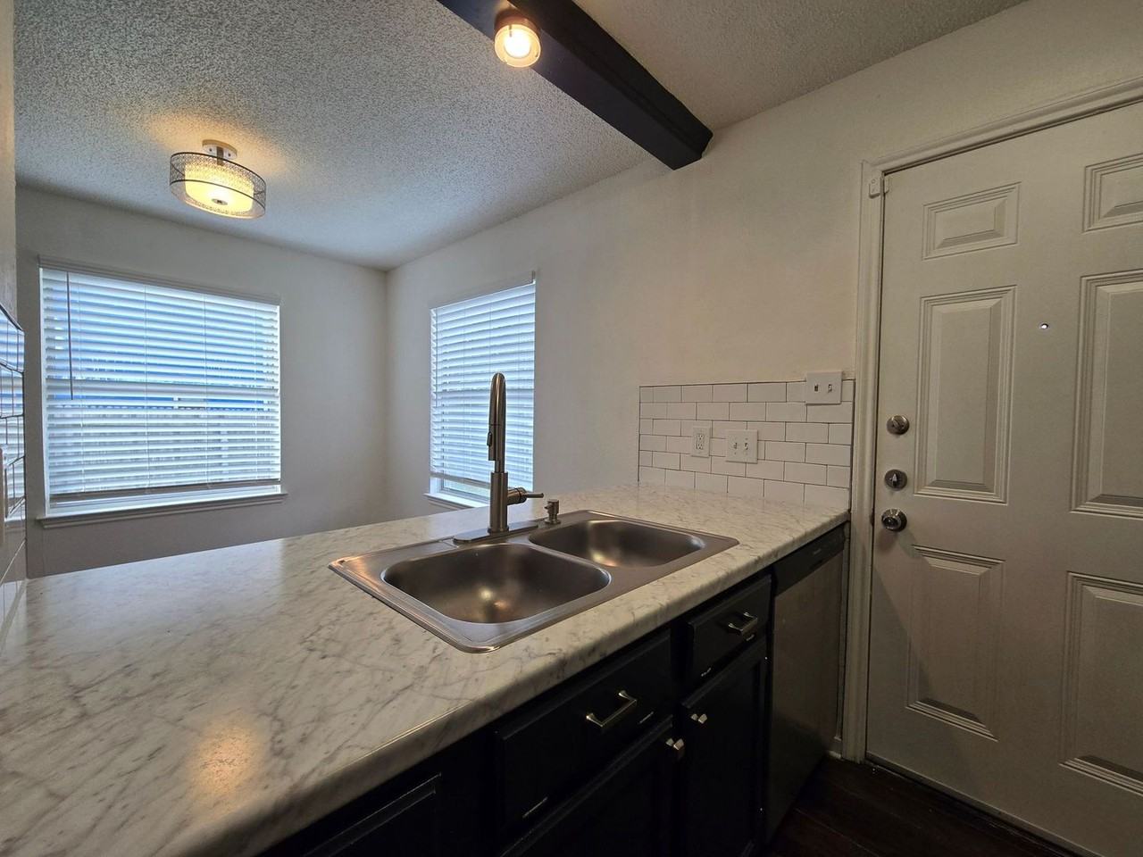 2313 Lazy Ridge Dr - Photo 4 of 23