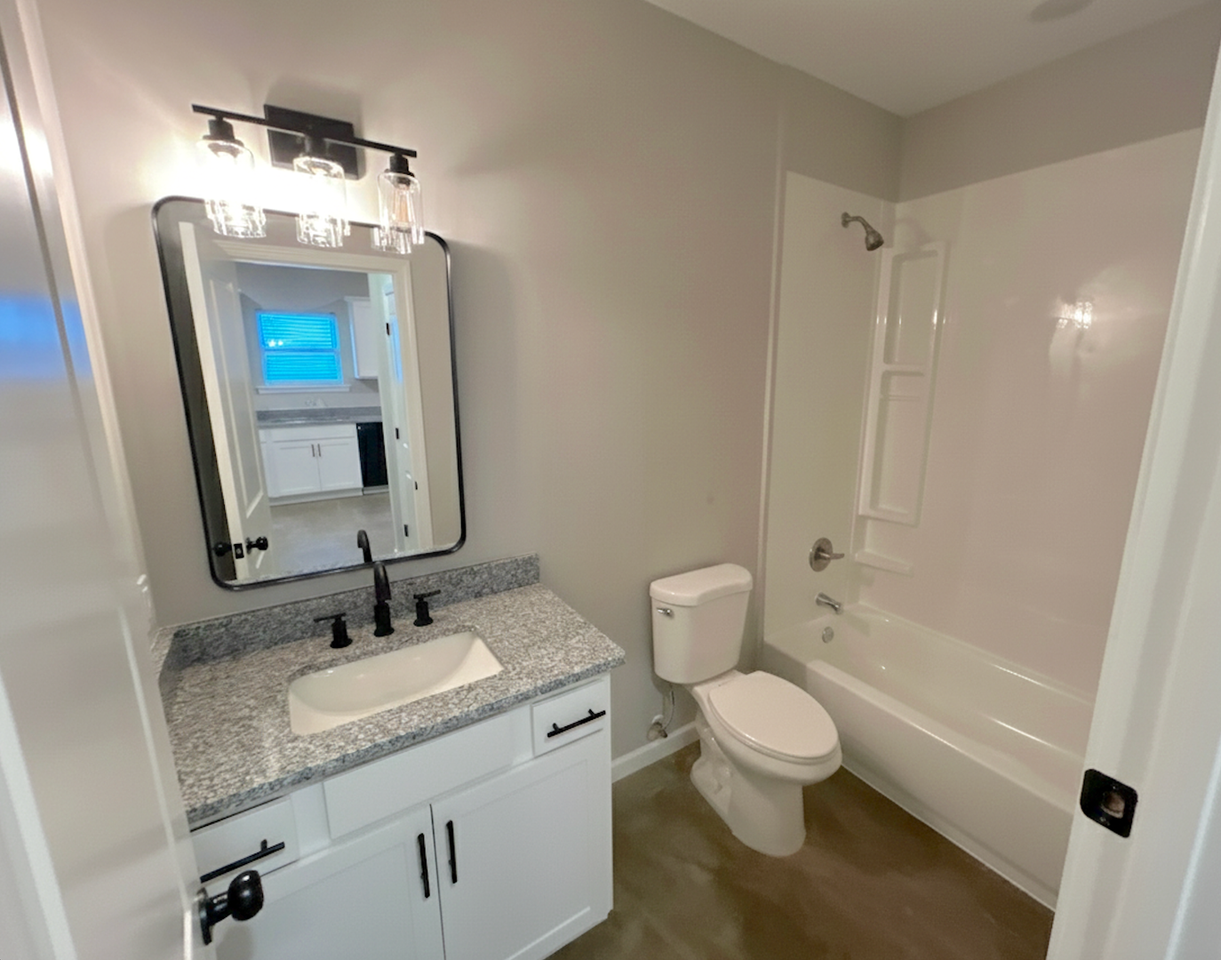 671 Pearce St - Photo 7 of 12