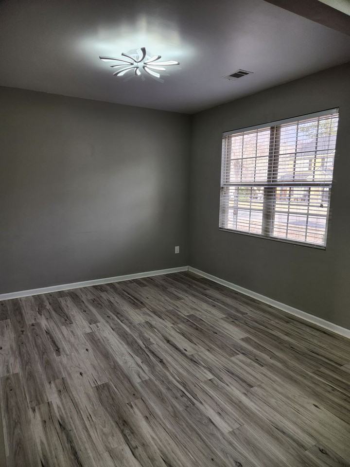 201 Flowing Meadows Dr - Photo 4 of 16