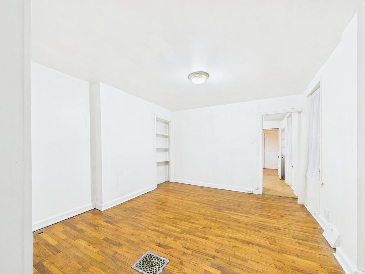 1304 N 19th St - Photo 5 of 13