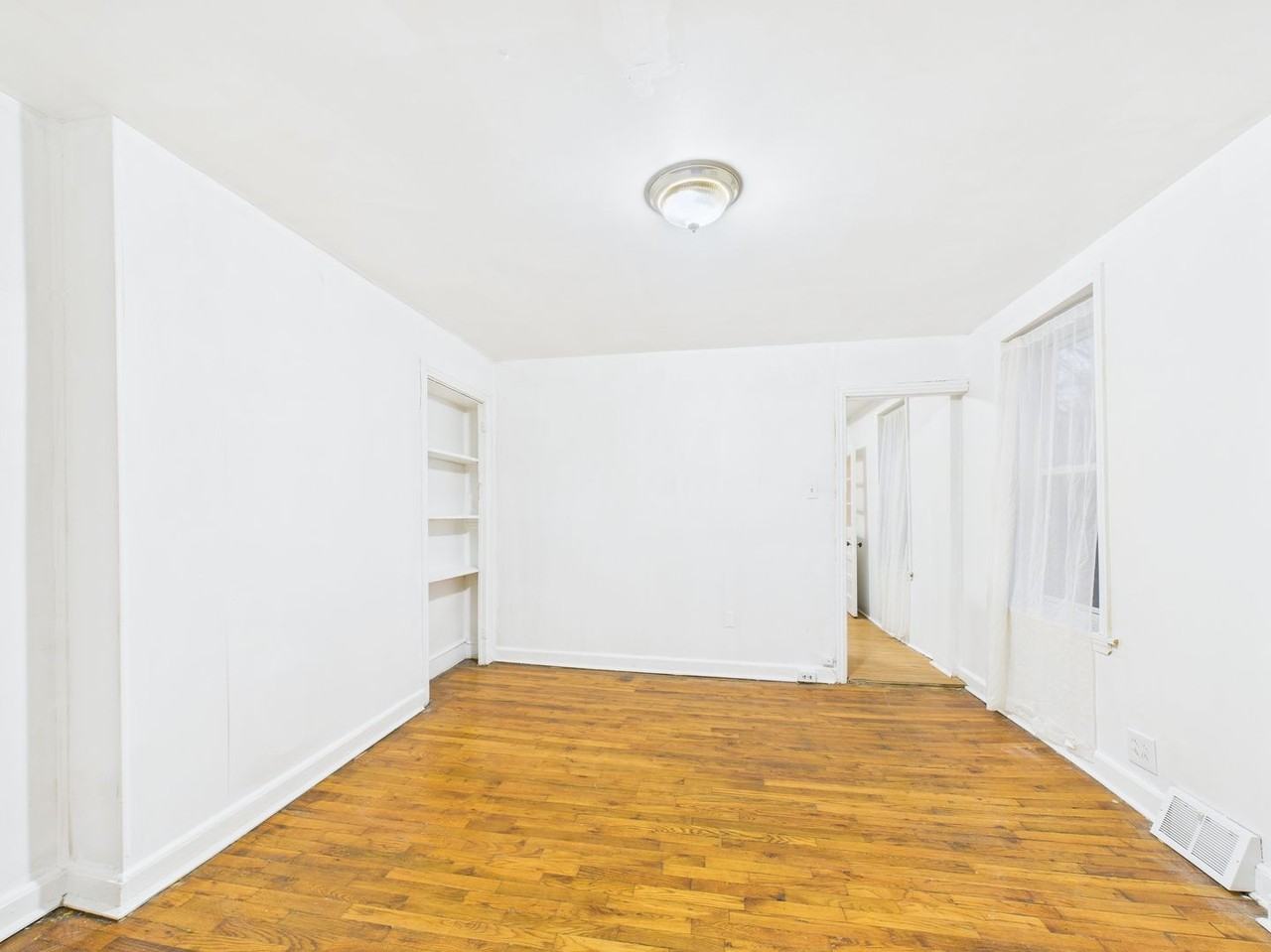 1304 N 19th St - Photo 6 of 13