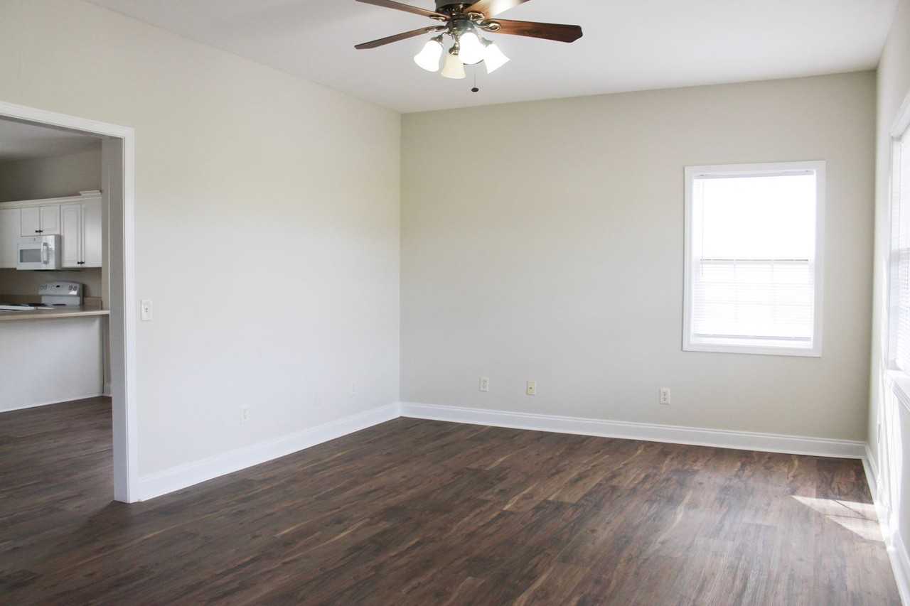 820 S Walnut Ave - Photo 3 of 25