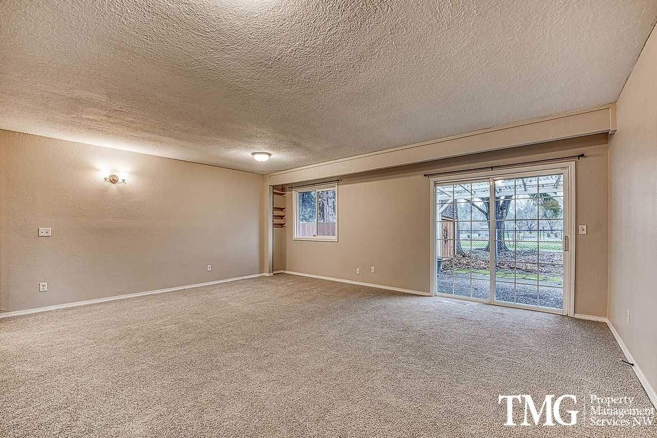 9910 Ne 30th Cir - Photo 7 of 35