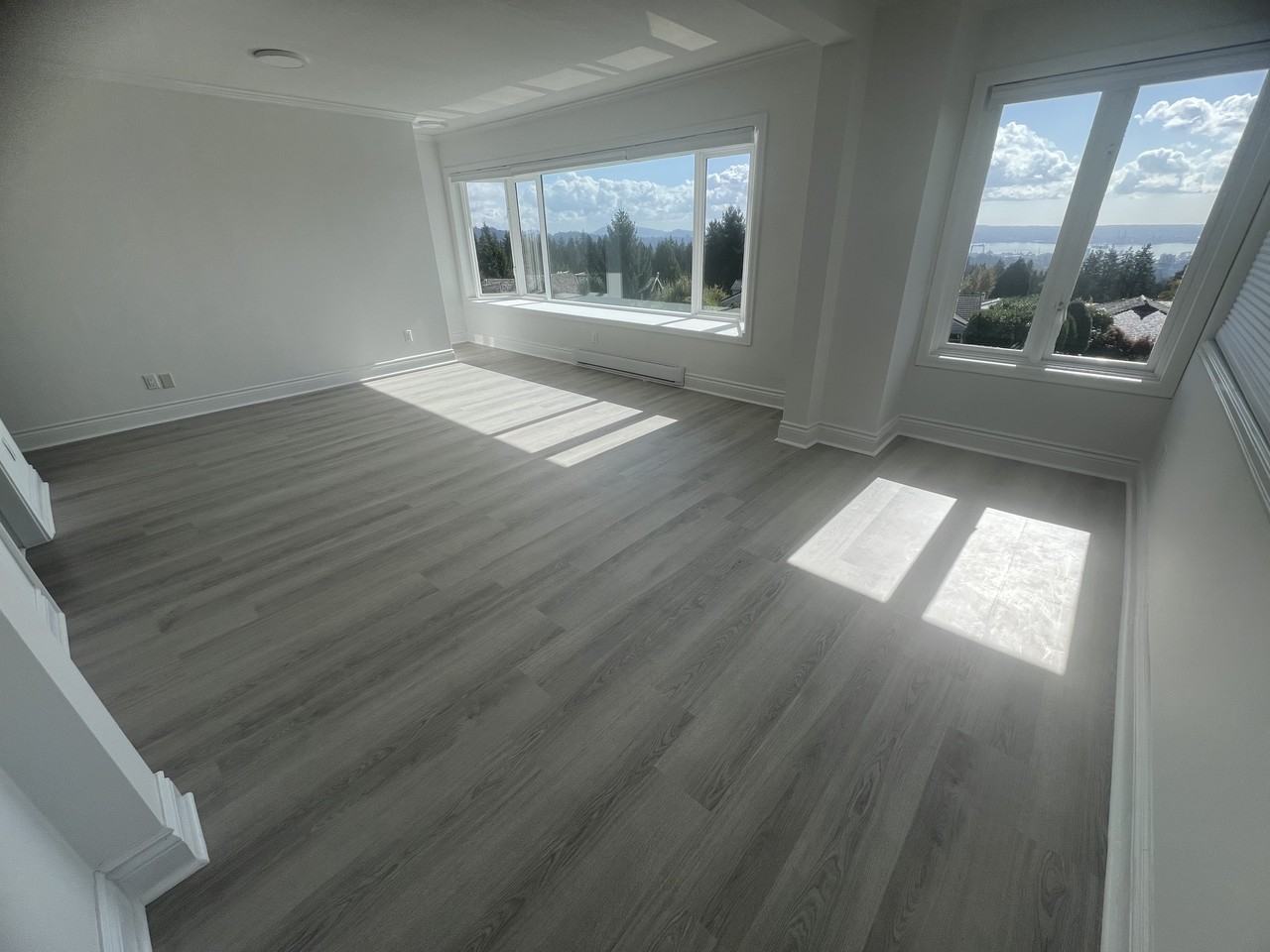 775 King Georges Way - Photo 2 of 16