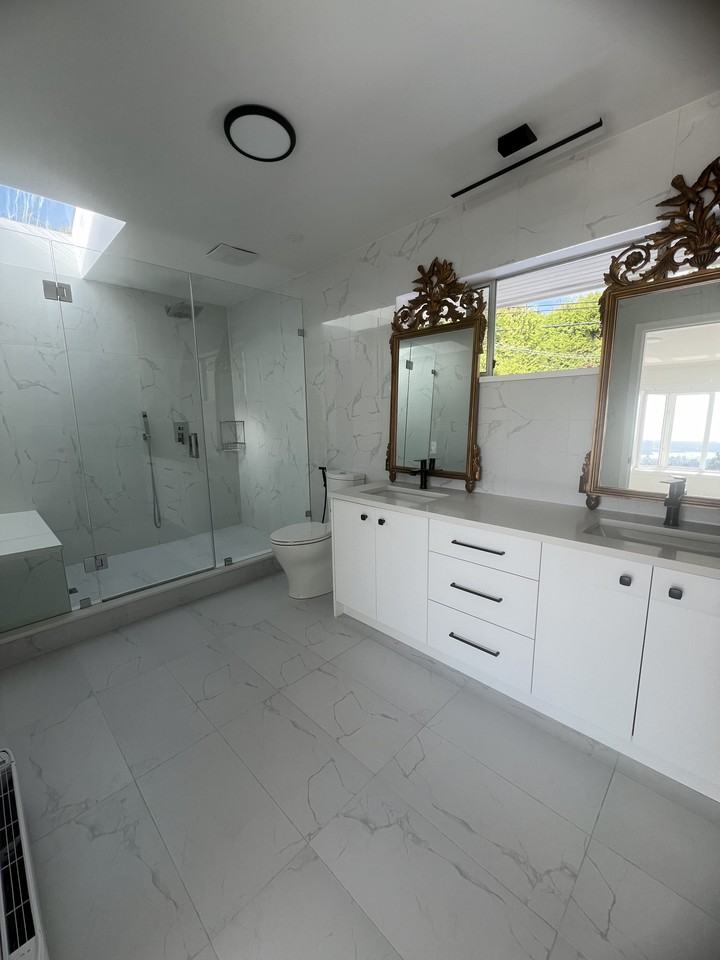 775 King Georges Way - Photo 4 of 16