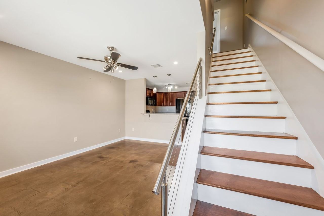 318 Titan Dr - Photo 4 of 11