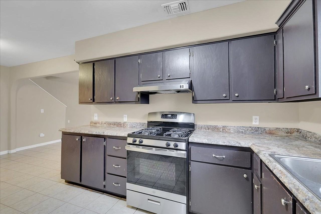 1066 Grand Ave #A - Photo 5 of 42