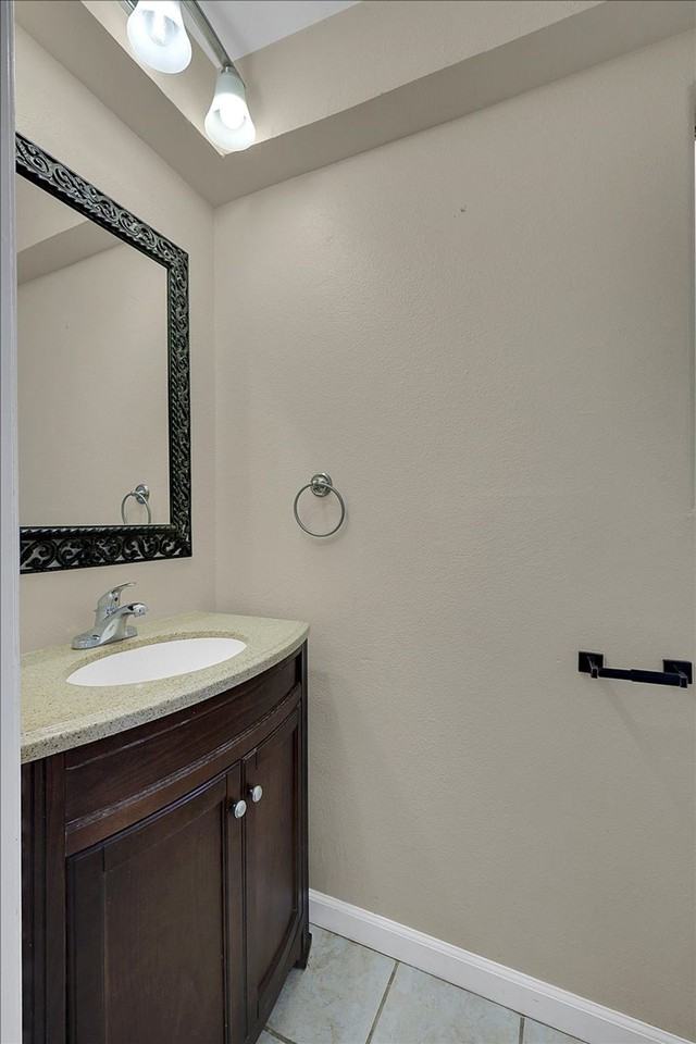 1066 Grand Ave #A - Photo 6 of 42