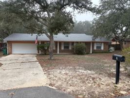 featured image of 6 Dogwood Dr