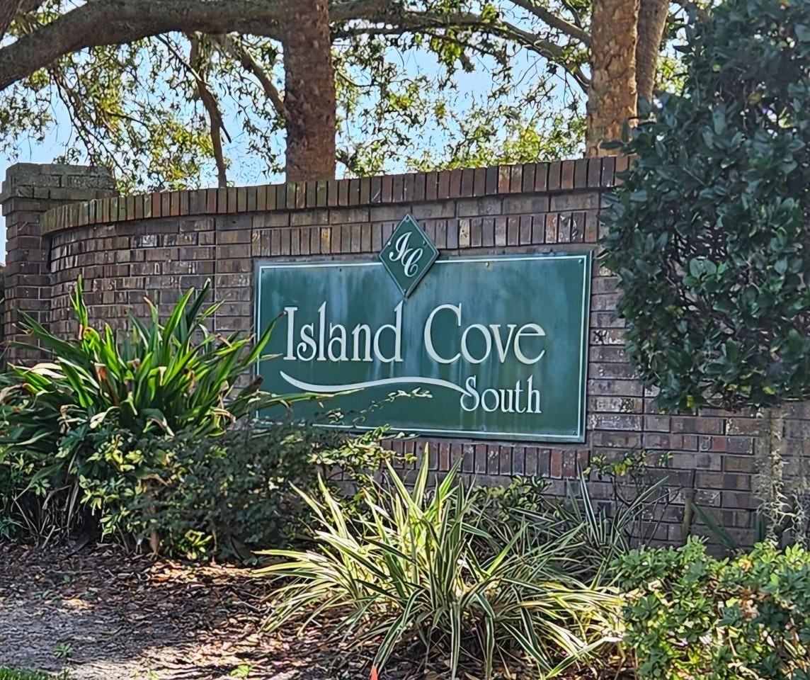 1317 Lucaya Cir - Photo 3 of 48