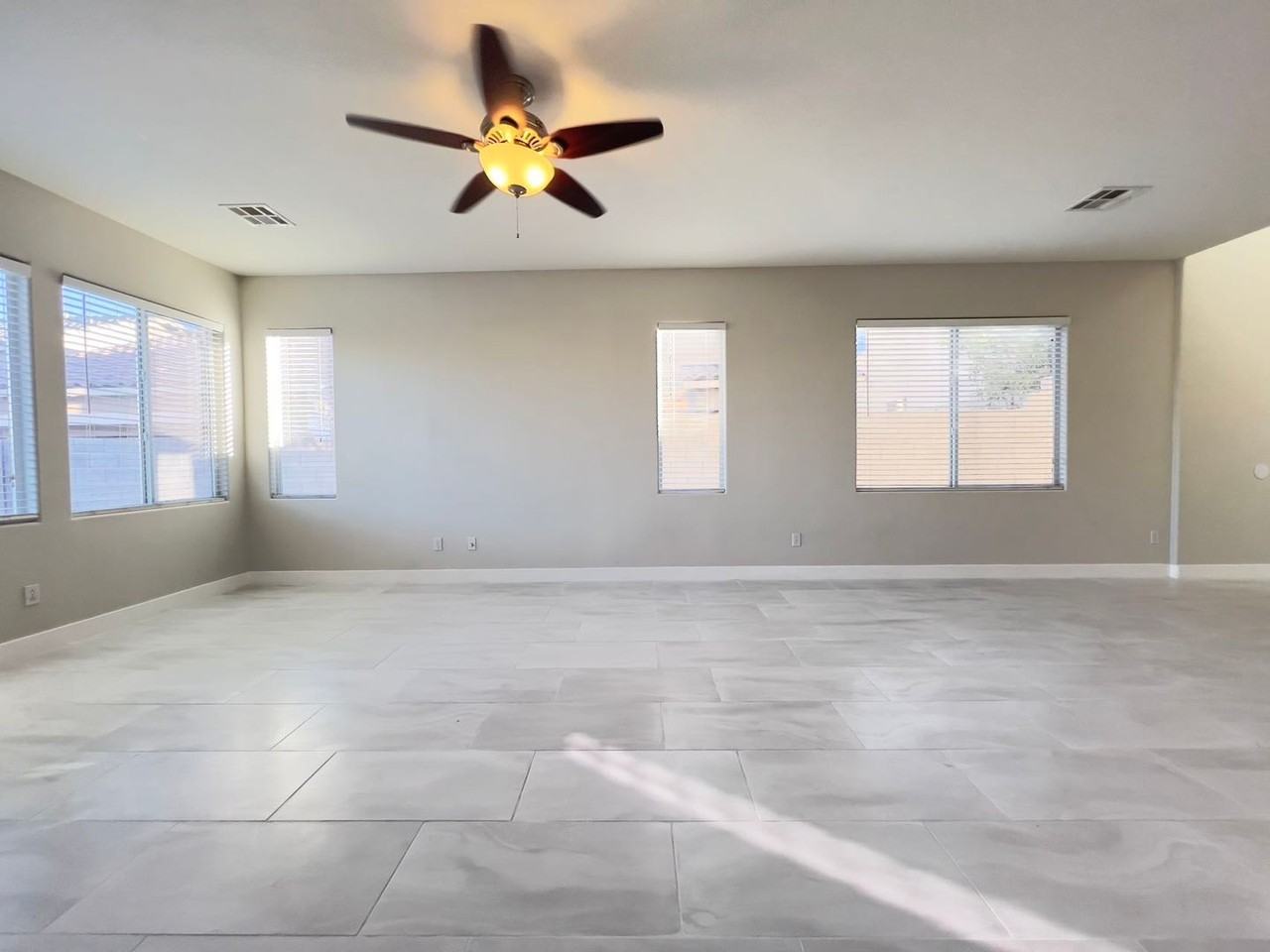 7928 Dexter Falls St - Photo 6 of 34